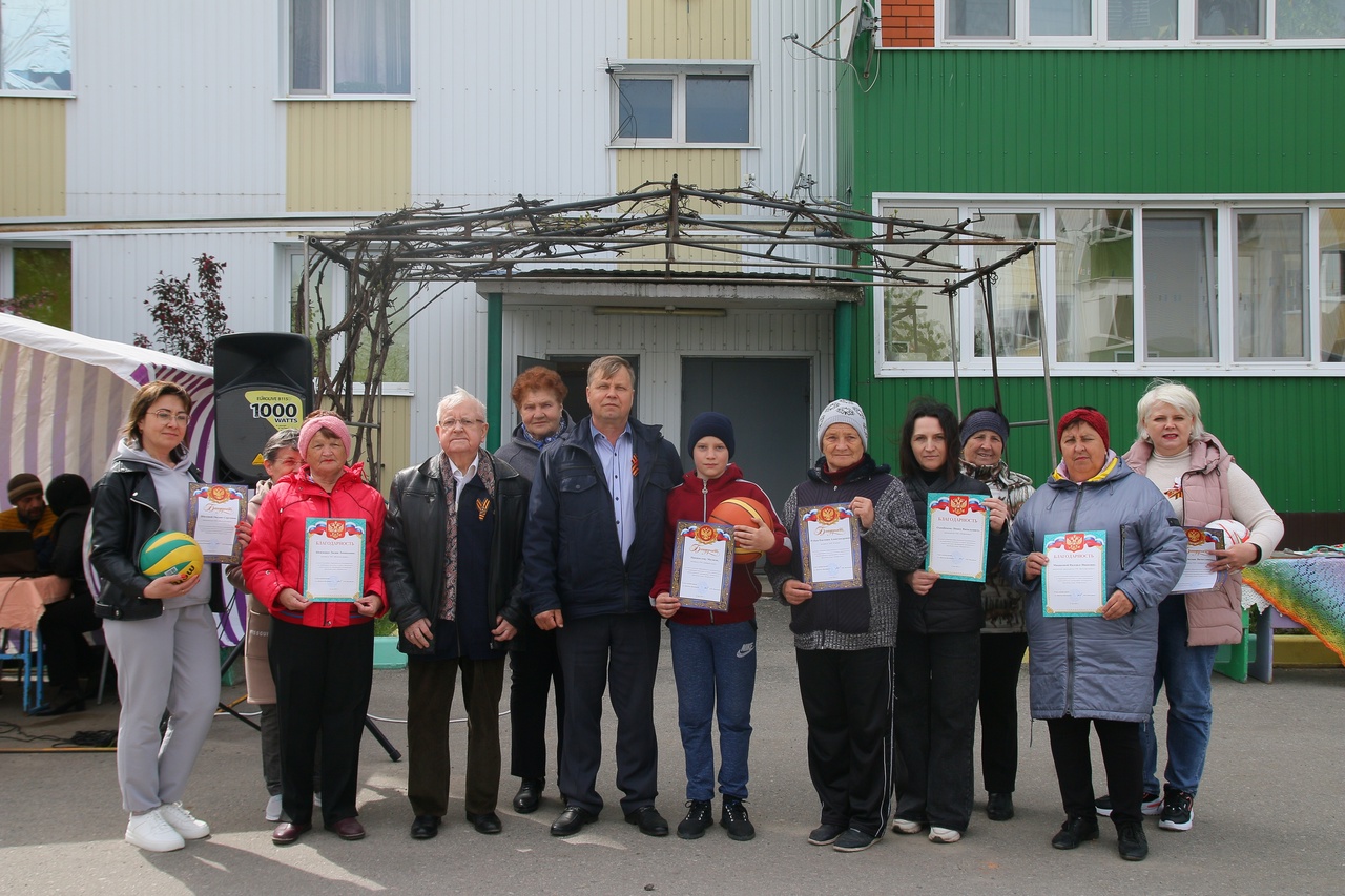 Праздник Великой Победы на улице Петрачкова.