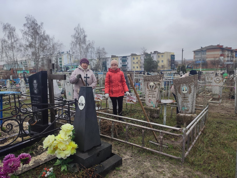 На территории городского поселения "Посёлок Пятницкое" состоялся Всероссийский субботник. На территории городского поселения "Посёлок Пятницкое" состоялся Всероссийский субботник.